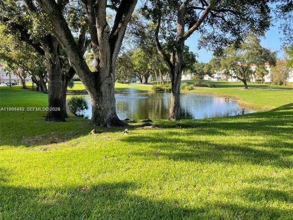 8940 S Hollybrook Blvd 306, Pembroke Pines FL 33025
