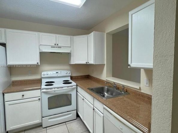 8740 N Sherman Cir 308, Miramar FL 33025