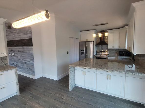 14641 SW 52nd St, Miami FL 33175