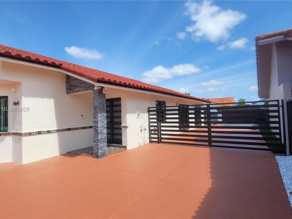 14641 SW 52nd St, Miami FL 33175