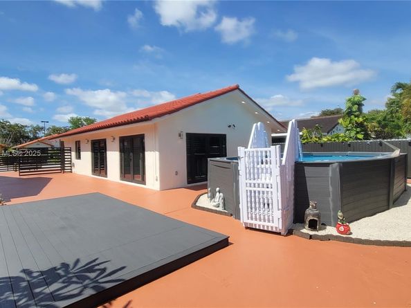 14641 SW 52nd St, Miami FL 33175
