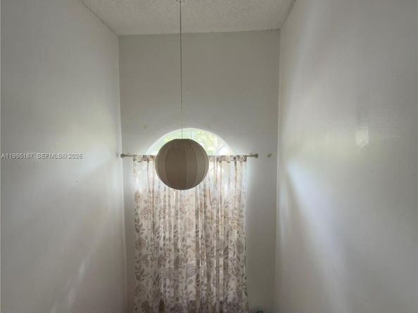 16029 Emerald Cove Rd, Weston FL 33331