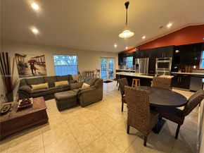 1411 Seagrape Cir, Weston FL 33326