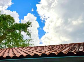 1411 Seagrape Cir, Weston FL 33326