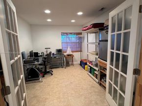 1411 Seagrape Cir, Weston FL 33326