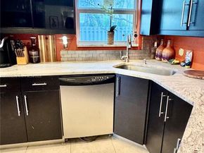 1411 Seagrape Cir, Weston FL 33326