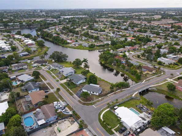 3531 NW 26th St, Lauderdale Lakes FL 33311