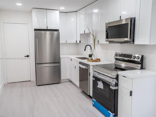 3531 NW 26th St, Lauderdale Lakes FL 33311