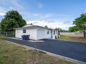3531 NW 26th St, Lauderdale Lakes FL 33311