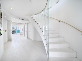 300 S Pointe Dr PH5, Miami Beach FL 33139