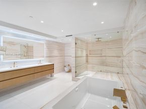 300 S Pointe Dr PH5, Miami Beach FL 33139