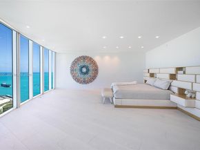 300 S Pointe Dr PH5, Miami Beach FL 33139