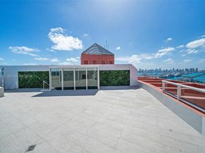 300 S Pointe Dr PH5, Miami Beach FL 33139
