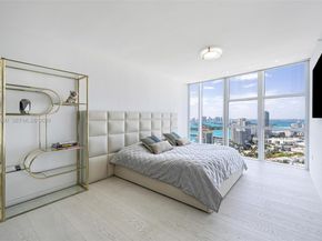 300 S Pointe Dr PH5, Miami Beach FL 33139