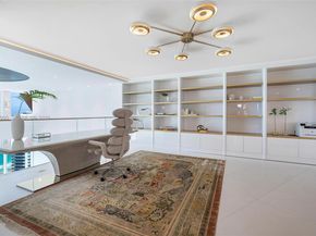300 S Pointe Dr PH5, Miami Beach FL 33139