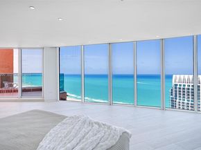 300 S Pointe Dr PH5, Miami Beach FL 33139