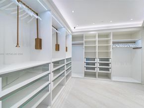 300 S Pointe Dr PH5, Miami Beach FL 33139