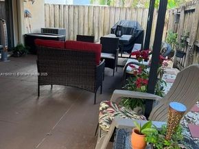 2065 SE 14th St, Homestead FL 33035