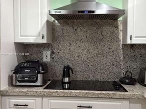 2065 SE 14th St, Homestead FL 33035