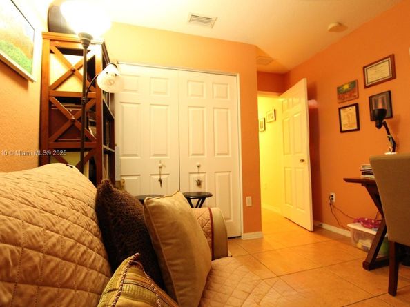 2065 SE 14th St, Homestead FL 33035