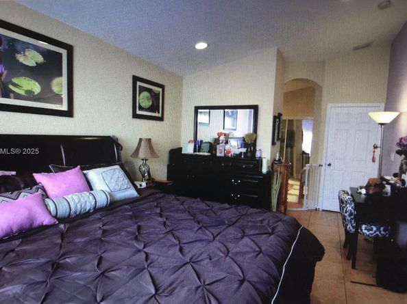 2065 SE 14th St, Homestead FL 33035