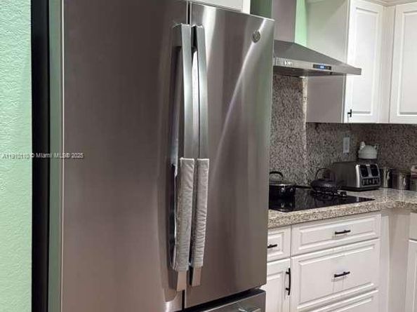 2065 SE 14th St, Homestead FL 33035