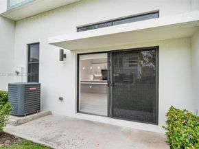 4416 NW 9th St, Plantation FL 33317