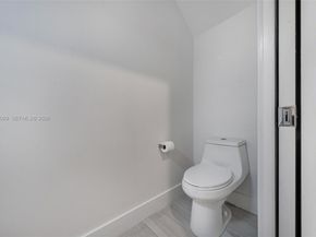 4416 NW 9th St, Plantation FL 33317