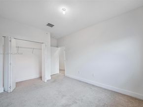 4416 NW 9th St, Plantation FL 33317