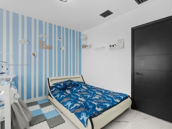 6941 Sheridan St, Hollywood FL 33024