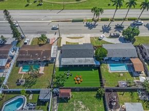 6941 Sheridan St, Hollywood FL 33024