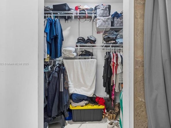 6941 Sheridan St, Hollywood FL 33024