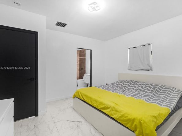 6941 Sheridan St, Hollywood FL 33024