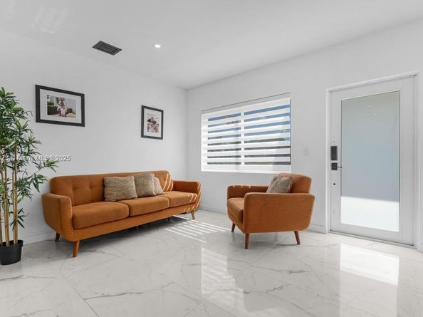 6941 Sheridan St, Hollywood FL 33024