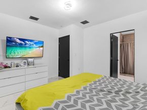 6941 Sheridan St, Hollywood FL 33024