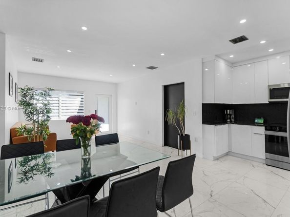 6941 Sheridan St, Hollywood FL 33024