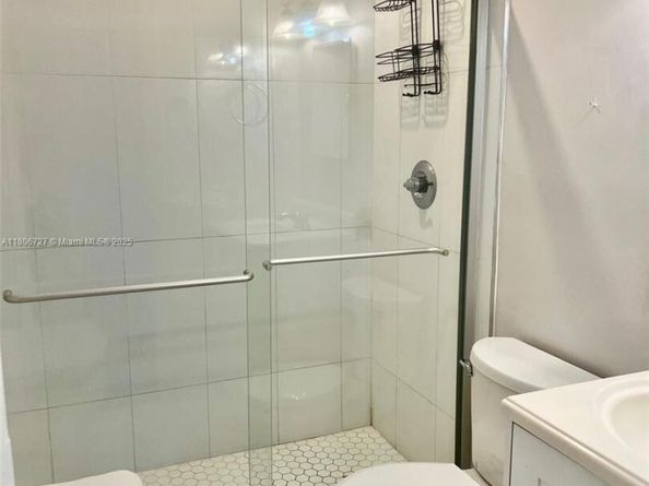 301 E Mcnab Rd 205, Pompano Beach FL 33060