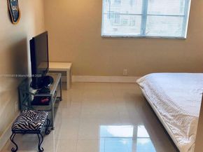 5790 Stirling Rd 108, Hollywood FL 33021