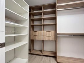 16385 Biscayne Blvd 607, North Miami Beach FL 33160