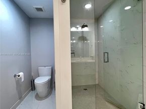 16385 Biscayne Blvd 607, North Miami Beach FL 33160