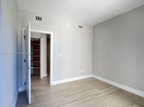 16385 Biscayne Blvd 607, North Miami Beach FL 33160