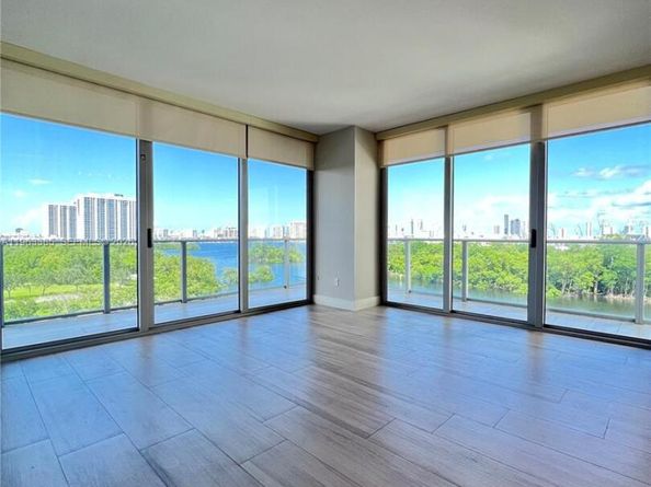 16385 Biscayne Blvd 607, North Miami Beach FL 33160