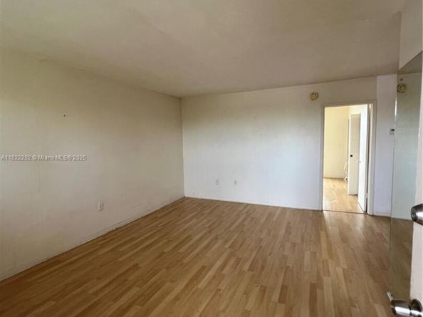 1475 NE 125th Ter 511B, North Miami FL 33161