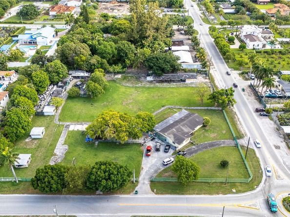 12201 SW 47th St, Miami FL 33175