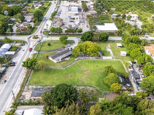 12201 SW 47th St, Miami FL 33175