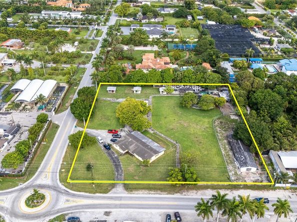 12201 SW 47th St, Miami FL 33175
