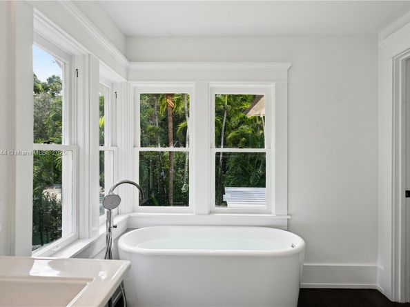 3701 Park Ave, Miami FL 33133