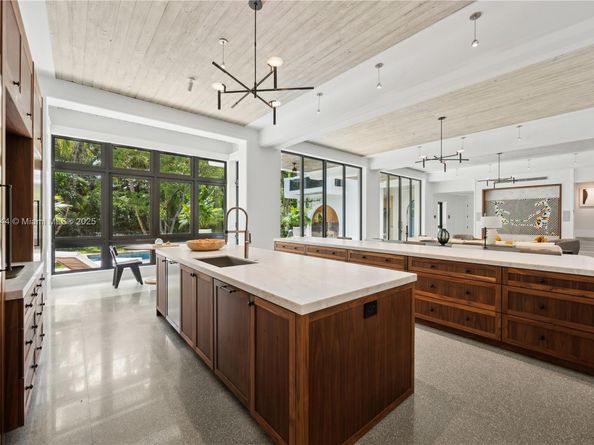 3701 Park Ave, Miami FL 33133