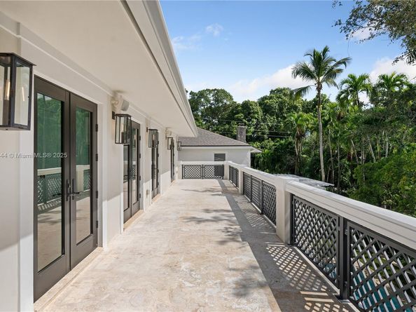 3701 Park Ave, Miami FL 33133