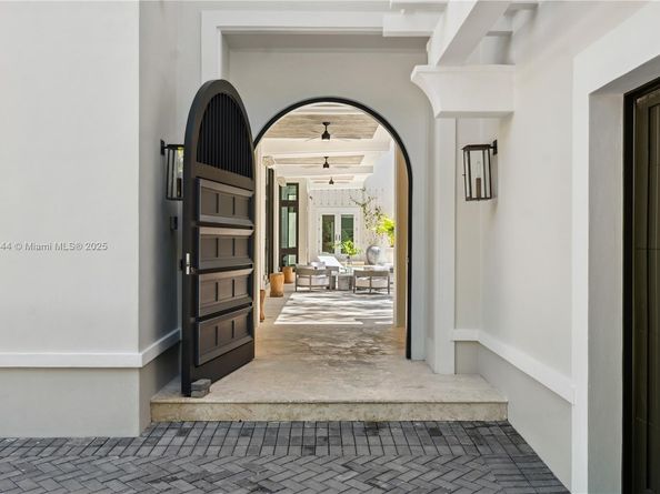 3701 Park Ave, Miami FL 33133